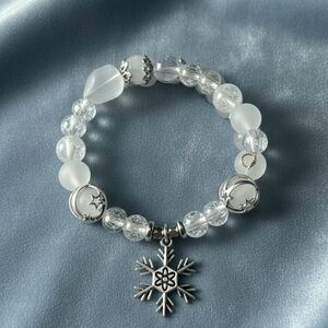 Elegant Silver Snowflake Charm Bracelet